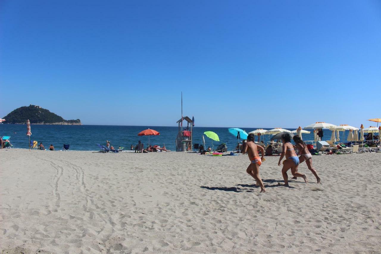 Camping Delfino Albenga Kültér fotó